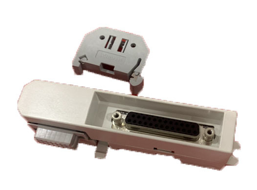ABB TB805 3BSE008534R1 Moduł gniazdek autobusowych Adapter przewodu rozszerzającego D-Sub 25