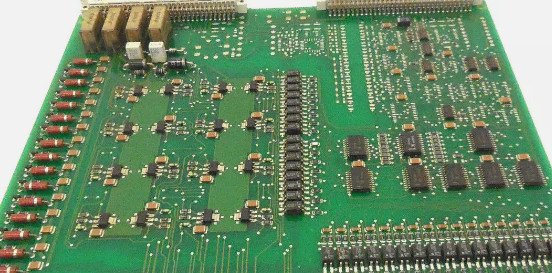 ABB 8IAB03 GJR2392500R1210 Moduł wyjściowy 16 kanałów binarny z 1 DO na 24 V, 100 mA