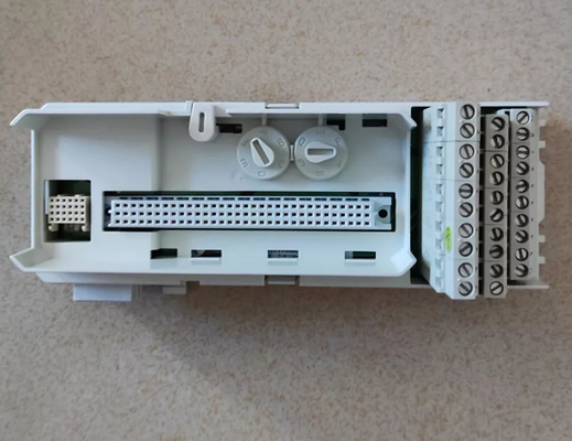 ABB TU810V1 3BSE013230R1 Kompaktny moduł końcowy
