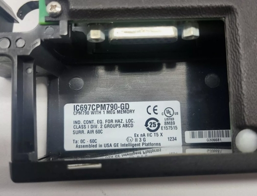 IC697CPM790 GE Centralna Jednostka Przetwarzania Moduł sterownika CPU Systemy Trójmodularnej Redundancji