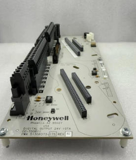 Moduł wyjścia cyfrowego Honeywell CC-TDOB11 IOTA z redundantną konfiguracją, wykrywaniem przerwy w obwodzie i napięciem znamionowym 24 V prądu stałego