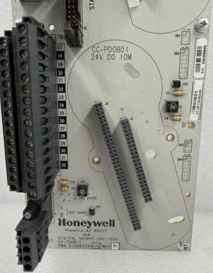 Moduł wyjścia cyfrowego Honeywell CC-TDOB11 IOTA z redundantną konfiguracją, wykrywaniem przerwy w obwodzie i napięciem znamionowym 24 V prądu stałego