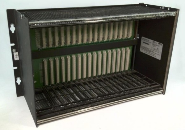 IC698CHS117 GE Rack 17-slot Front Rear Mount I/O VEM CPU Modules Support Opcjonalny zestaw wentylatorów chłodniczych
