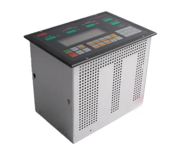 CMA120 3DDE300400 ABB Podstawowy panel sterowania z 3-pozycyjnym przełącznikiem przesuwnym 8 wejściami cyfrowymi i 4 wejściami analogowymi