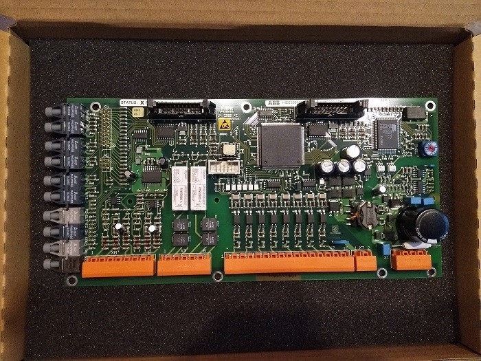 UAC389AE01 Urządzenie ABB UA C389 AE01 Moduł procesora sterującego Części zamienne PLC HIEE300888R0001